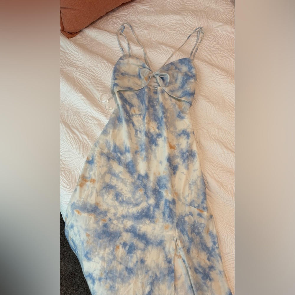 She Reigns Twist Bust Split Midi Dress US M - Picture 3 of 11